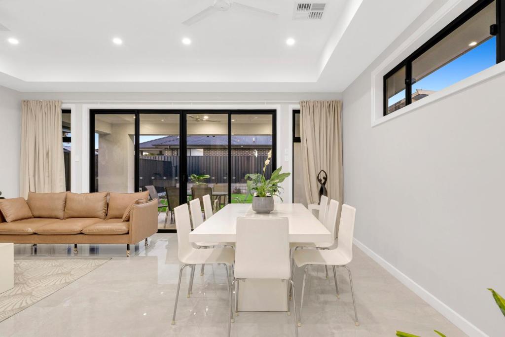 Dining area of Luxury on Leeds, a Luxe-managed holiday home in Adelaide CBD, Adelaide